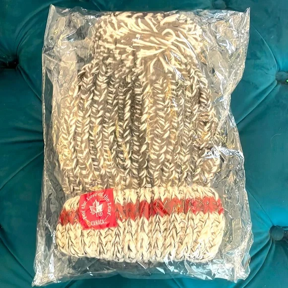 Canaca Toque - Picture 1 of 3